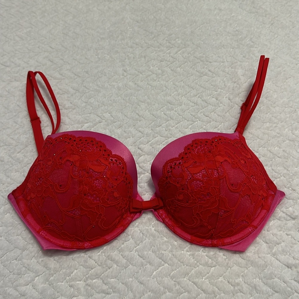 Victoria’s Secret Very Sexy Push-Up Bra  Size 34D